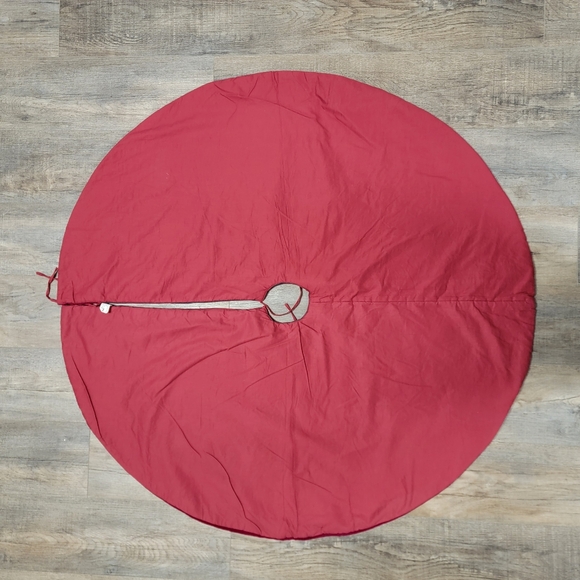 Christmas Tree Skirt Red & Green Velvet 46" w/Poinsettia & Holly Leaves/Berries - Picture 6 of 7